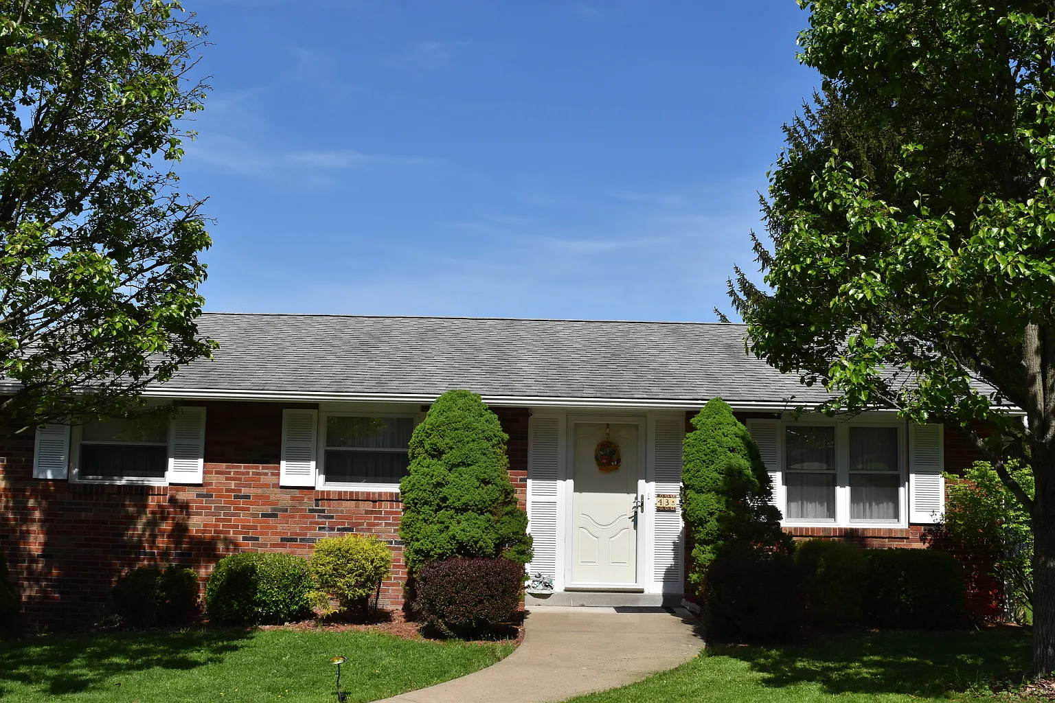 43 Fernwood Ave photo 1
