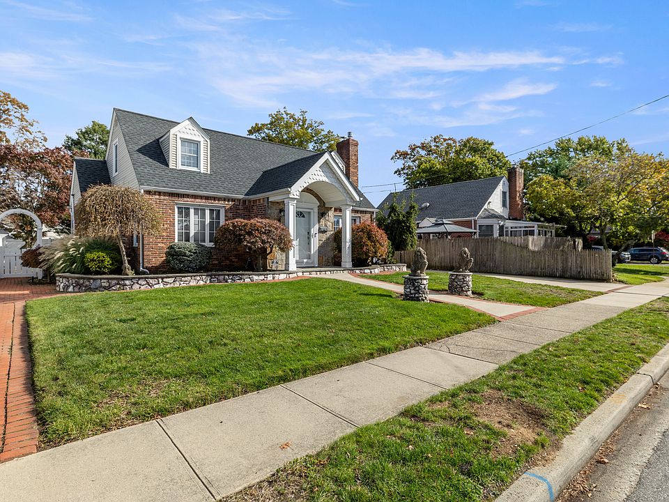 1st image of 17 Cedar Dr #1