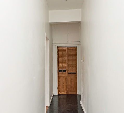 4th image of 730 W Cornelia Ave #302