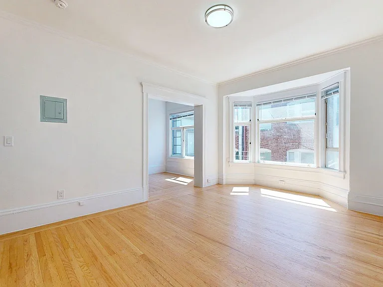 1060 Bush Street — Photo 5