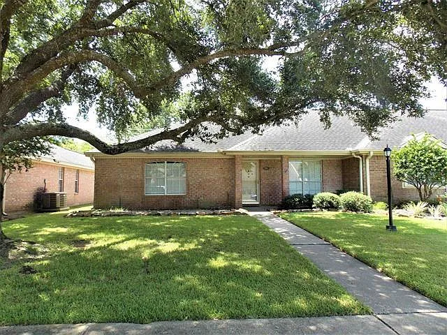 7965 Pecan Dr