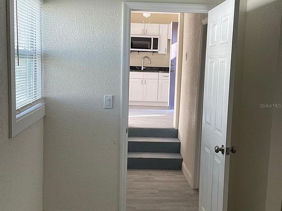 4th image of 625 16th Ave S #B