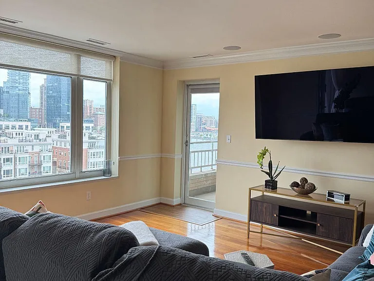 100 Harborview Dr #611 — Photo 6