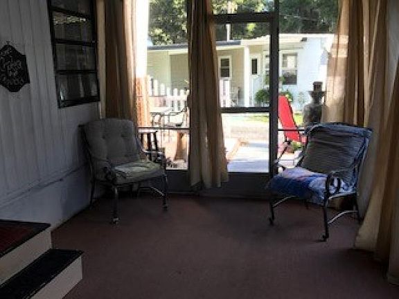 5th image of 1208 Lee St #134