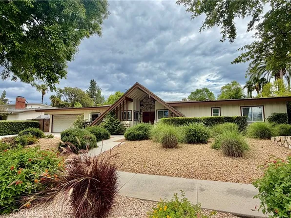 22430 Collins St, Woodland Hills, CA 91367