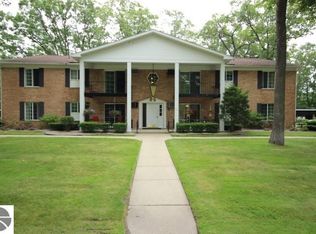731 Indian Trail Blvd APT 15, Traverse City, MI