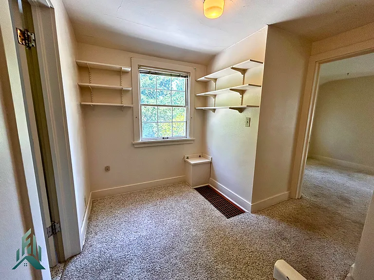 445 NW 9th St — Photo 11
