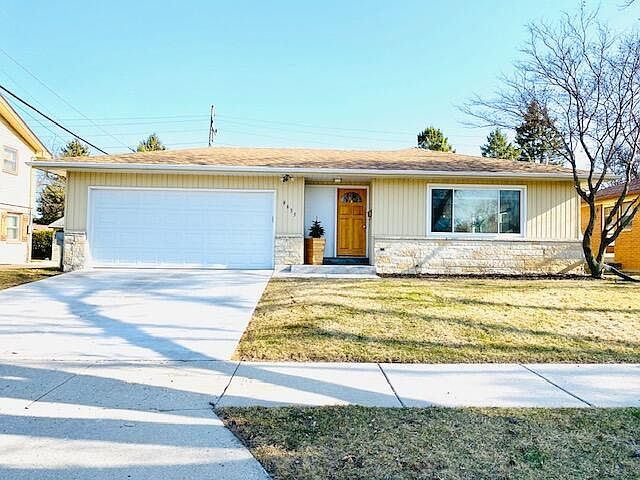 1st image of 8635 W Grantosa Dr