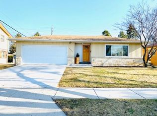 8635 W Grantosa Dr, Milwaukee, WI 53225