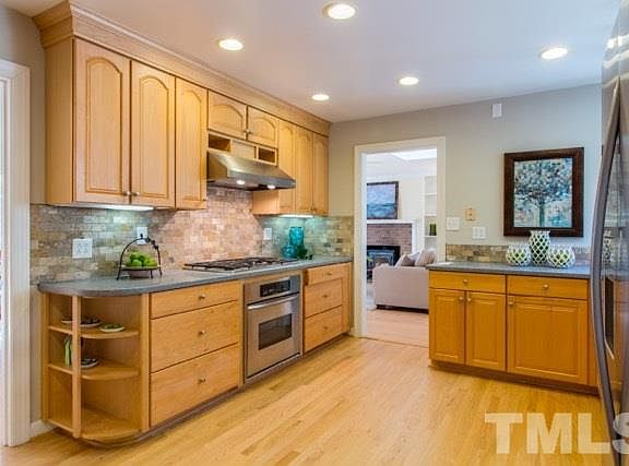 3rd image of 103 Mimosa Dr