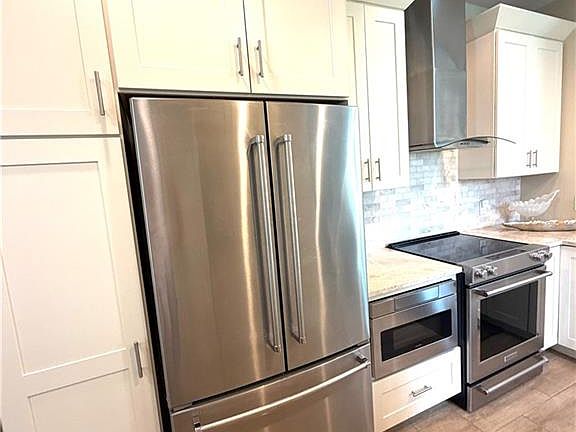2nd image of 8736 Querce Ct