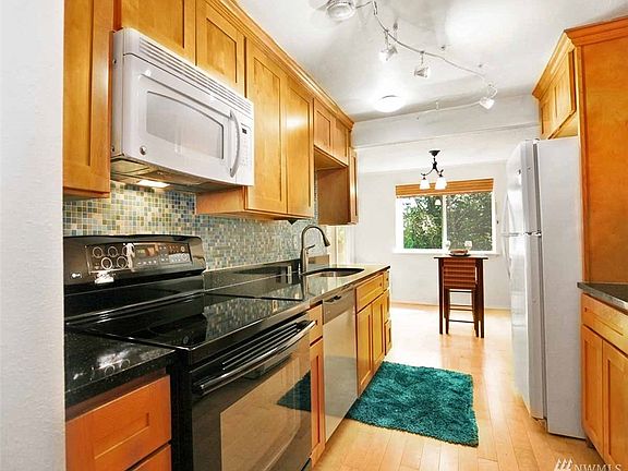3rd image of 20241 Vikings Crest Loop NE APT 6-203