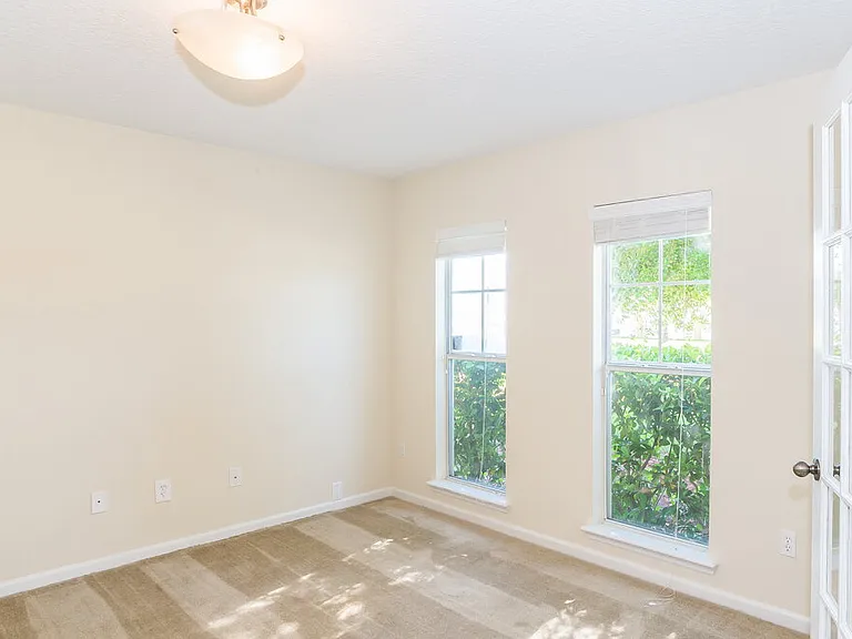4143 Sherman Hills Pkwy W — Photo 2