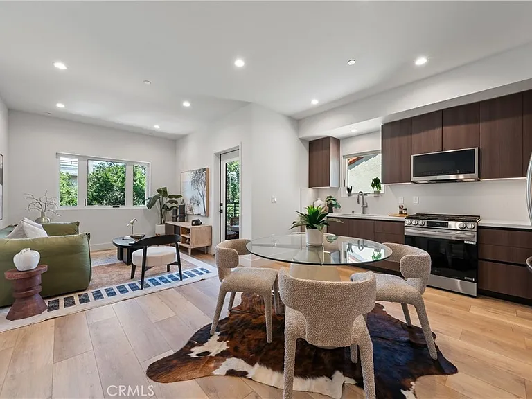 150 S Oak Knoll Ave #103 — Photo 6