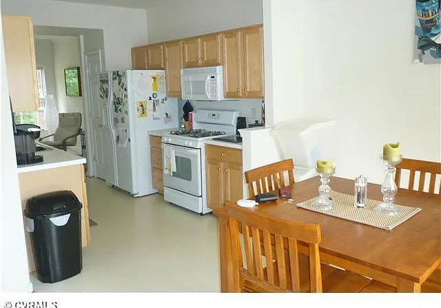 8738 Springwater Dr — Photo 3