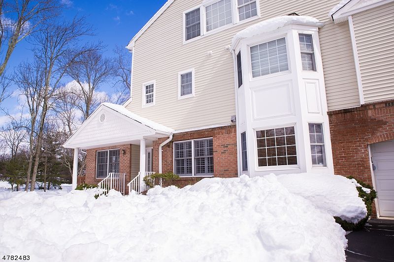 1st image of 19 Waldeck Ct