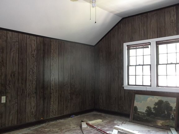 5th image of 812 Carson St