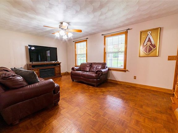 4th image of 31 Nardolillo St