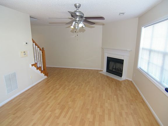 2nd image of 3909 Sterling Pointe Dr Unit Hh2