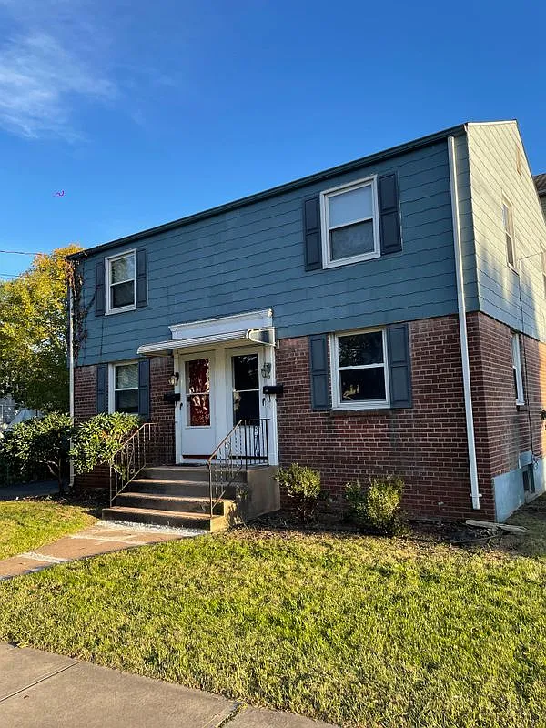 2 bed, 1.0 bath, 860 sqft, $1,800 — Photo 1