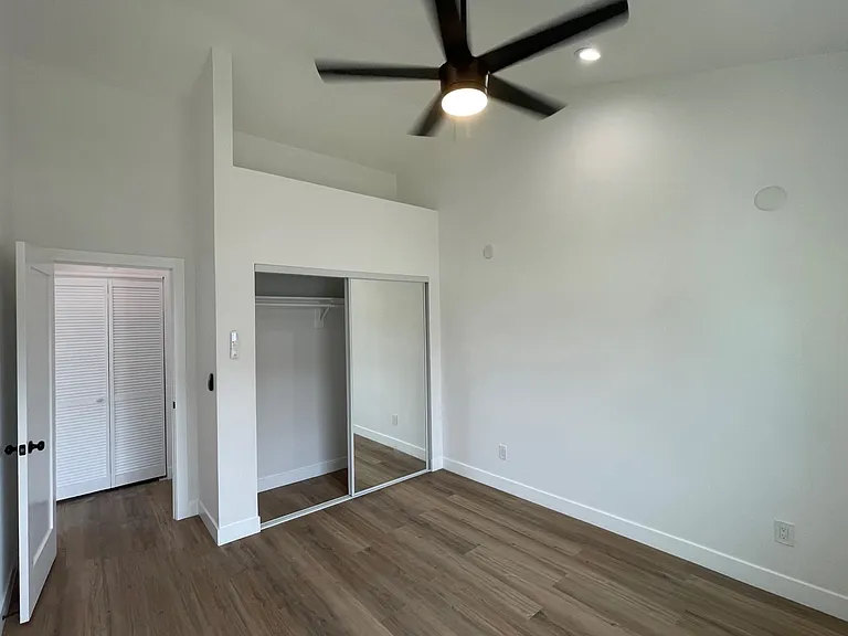 454 Delaware St — Photo 7