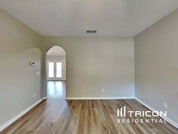2nd image of 386 Stratford Park Blvd
