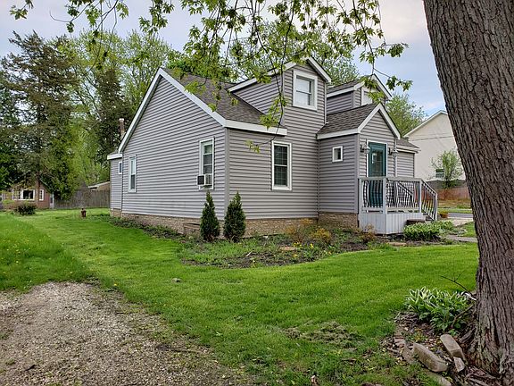 2nd image of 34753 N Holman Ave