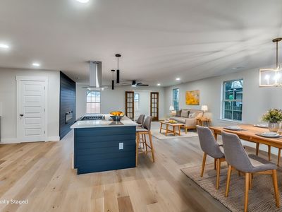4230 Glenhaven Blvd, Dallas, TX, 75211