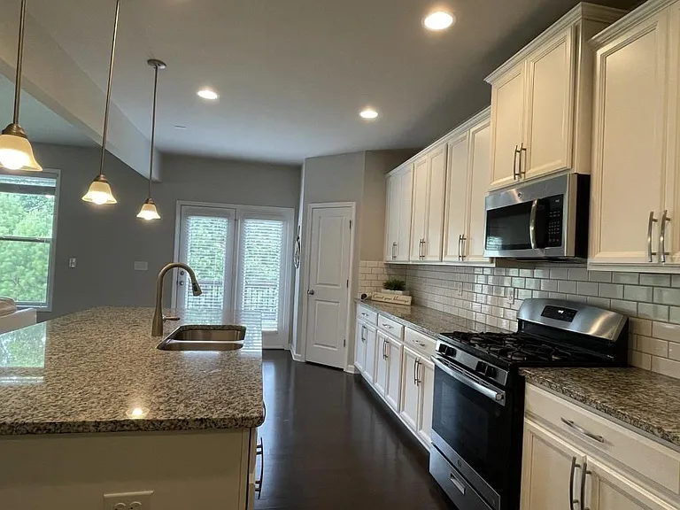 2415 Matlin Way — Photo 16