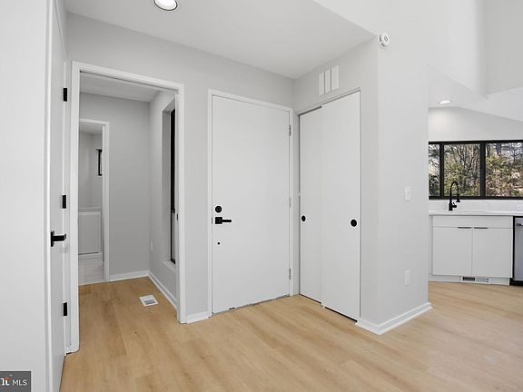 4th image of 1671 Cedar Hollow Way