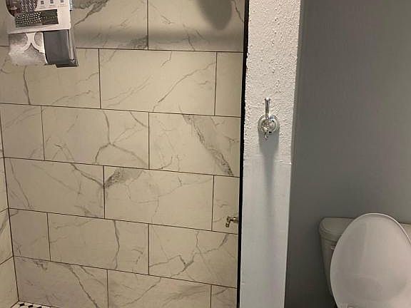 2nd image of 241 N Sandusky St APT 7