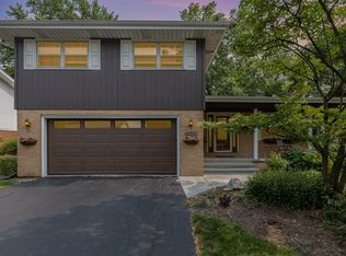 2745 Tarpon Ct, Homewood, IL 60430