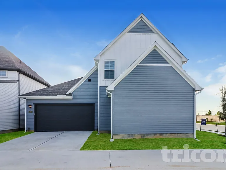 22865 Terrazzo Dr — Photo 1