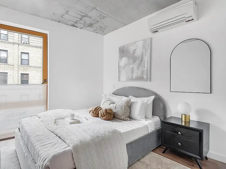 540 Graham Ave #305 — Photo 7