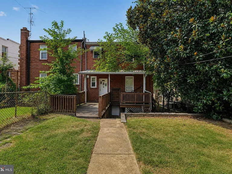 5016 E Capitol St NE — Photo 17