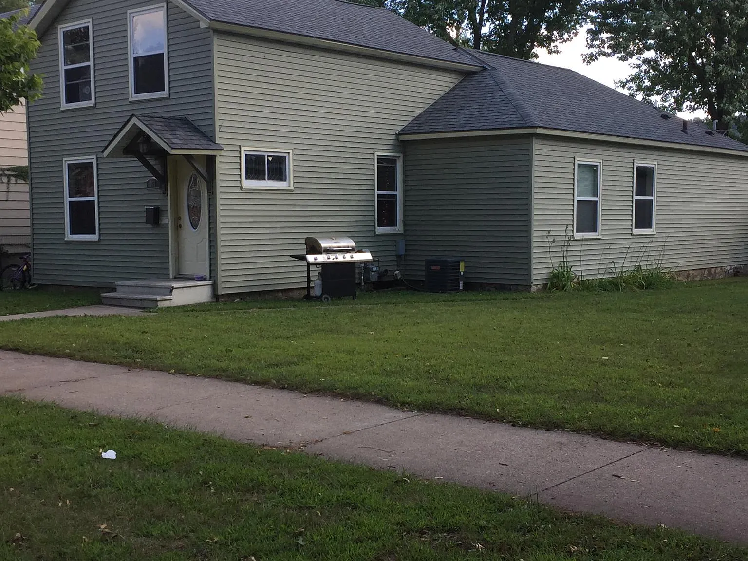 5 bed, 1500 sqft, $385 — Photo 1