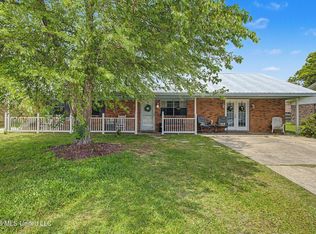 835 Lakewood Pl, Biloxi, MS 39532