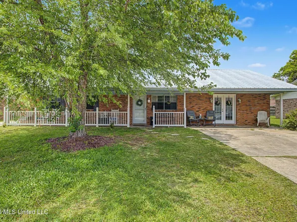 835 Lakewood Pl, Biloxi, MS 39532