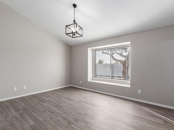 4th image of 4601 N 106th Dr