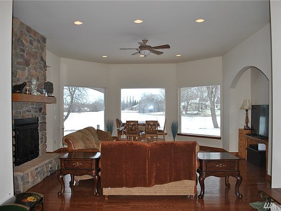 5th image of 618 Lupine Dr S