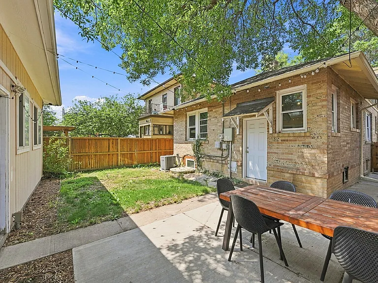 2630 N York St — Photo 24