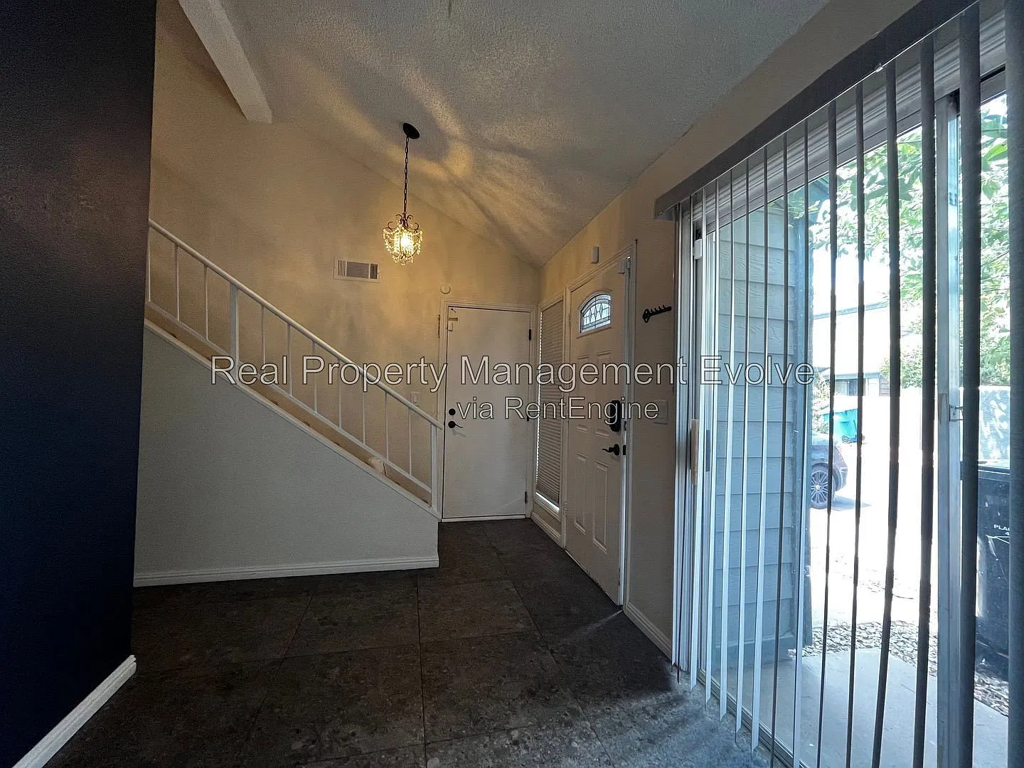 14002 N 49th Ave — Photo 3
