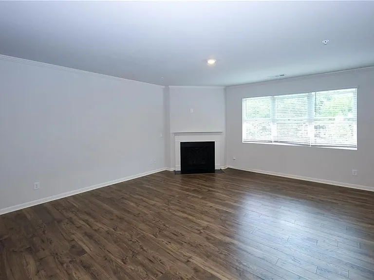 7566 Jennadee Dr — Photo 11