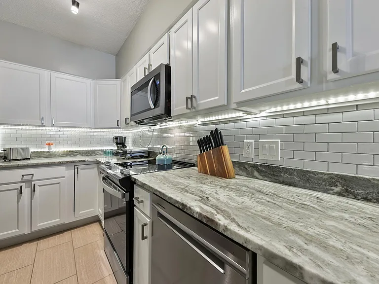 601 1st St S #3A — Photo 13