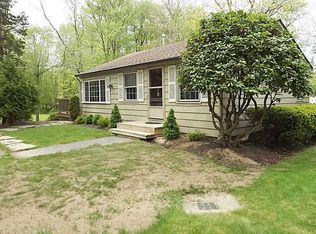 294 W Greenville Rd, Scituate, RI 02857