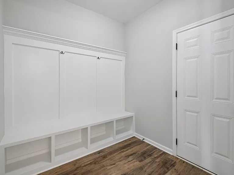 1121 Birchwood Dr — Photo 7