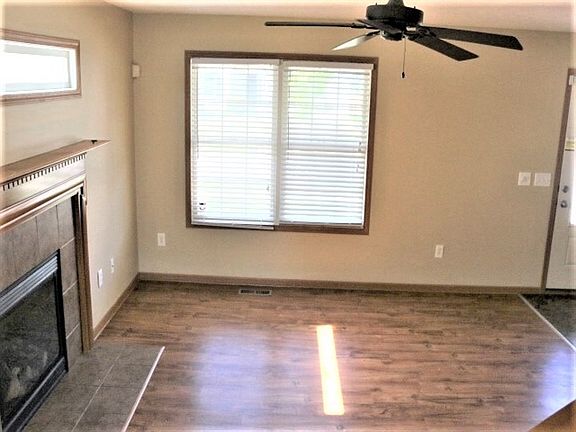 2nd image of 468 Lilyfield Ln