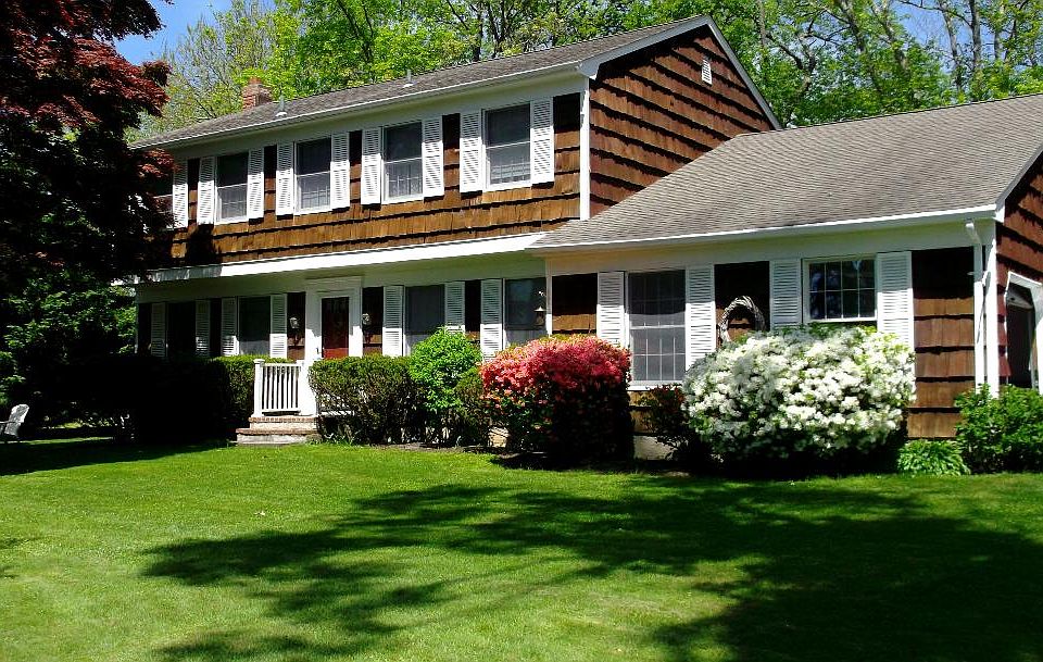 1st image of 255 Beebe Dr