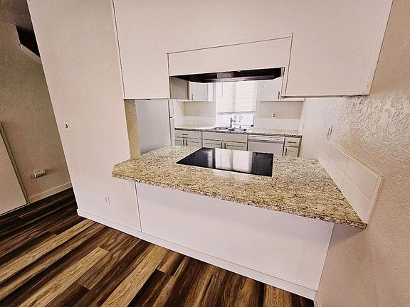 4th image of 12510 Meridian Ave S #3