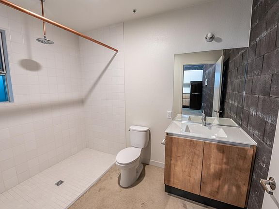 5th image of 3586 Adams Ave #1